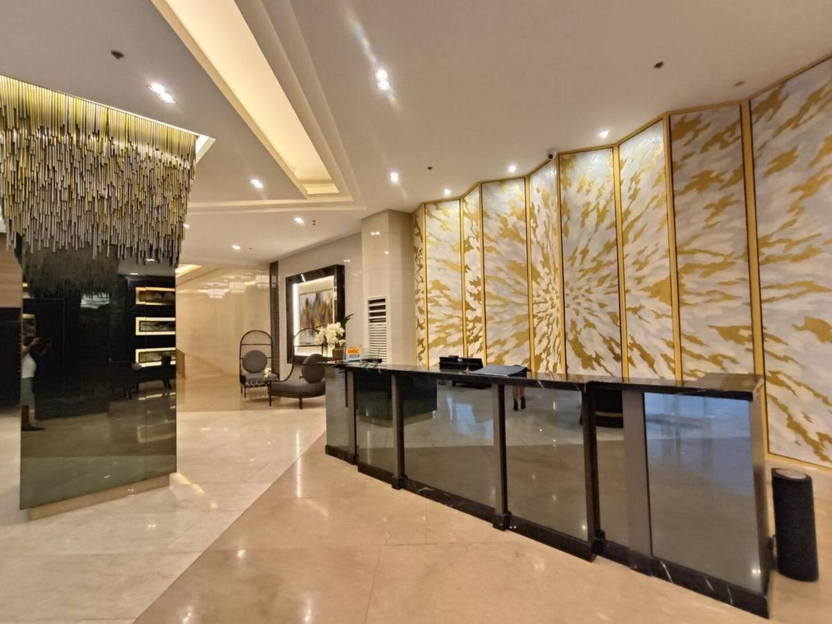 Penthouse Studio At Fame Residence 41St Floor, Shangrila-Megamall Manila Exterior foto